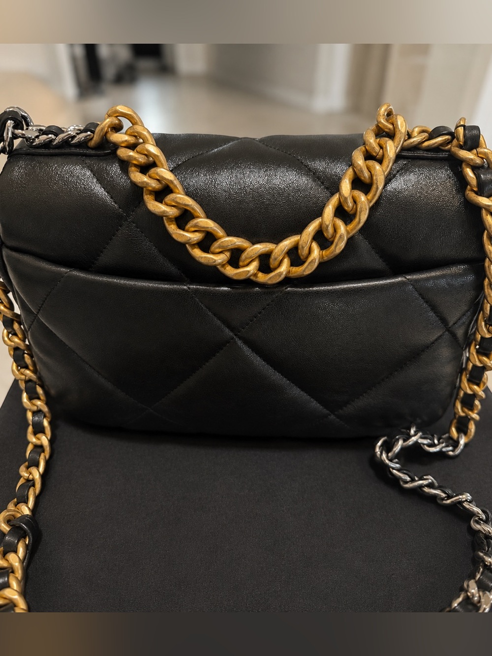 CHANEL 19 Medium Flap Bag Black Quilted Lambskin Mixed Hardware Excellent Condit - Picture 13 of 13